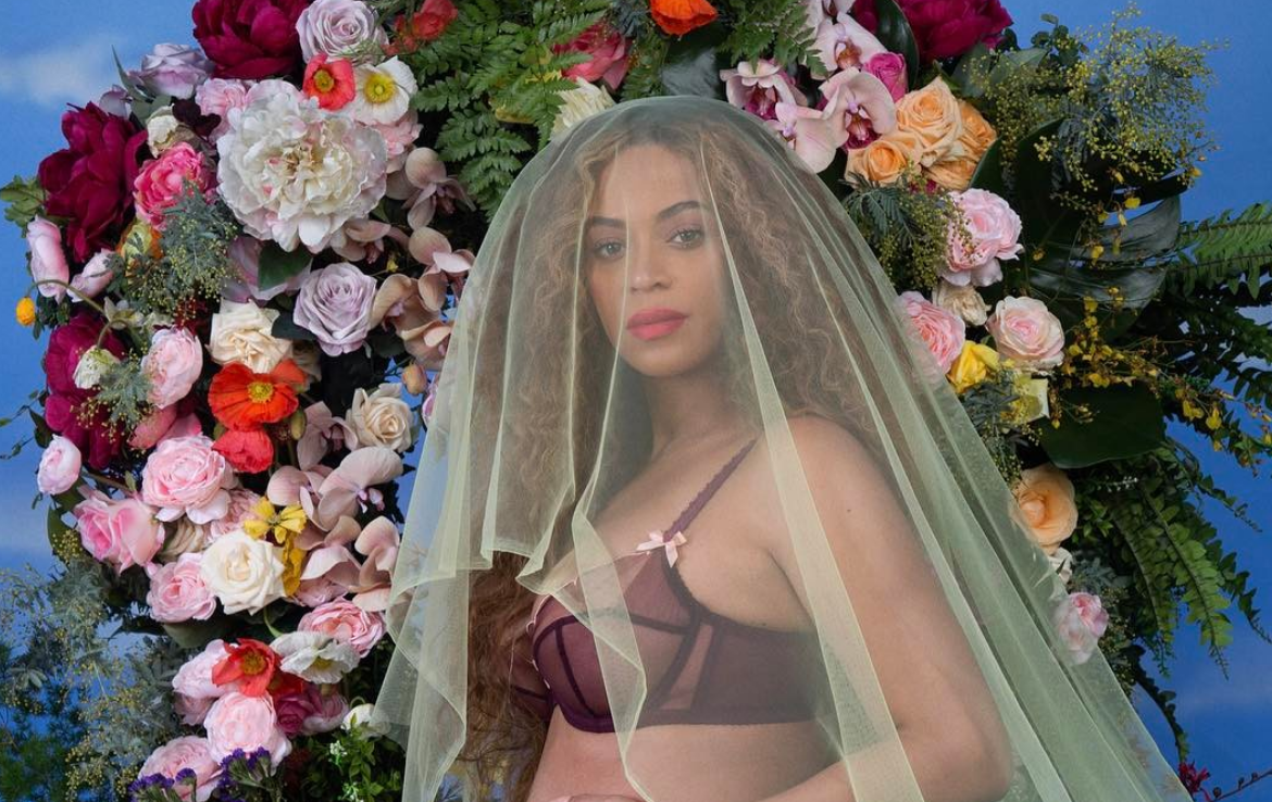 Beyoncé pregnant with twins