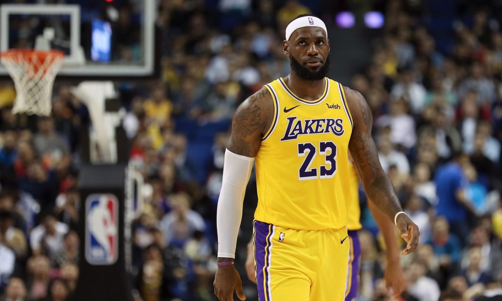 LeBron James Responds After Bar Refuses to Play Games Until He’s Expelled From NBA