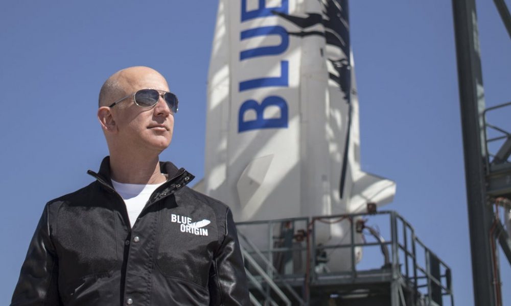 Blue Origin’s Bezos Reaches Space on 1st Passenger Flight